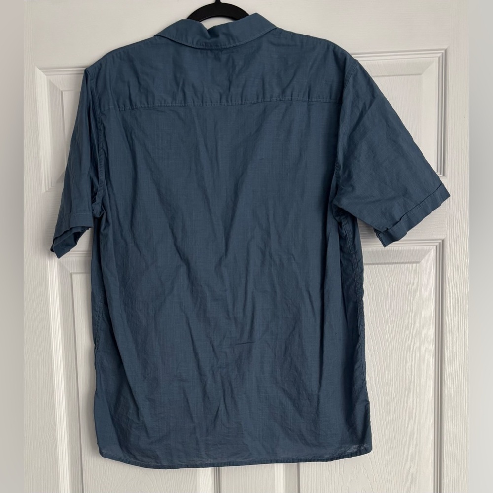 Men’s Dockers Regular Fit Blue Camp Short Sleeve Cool Cotton Shirt, Size M - Picture 2 of 2